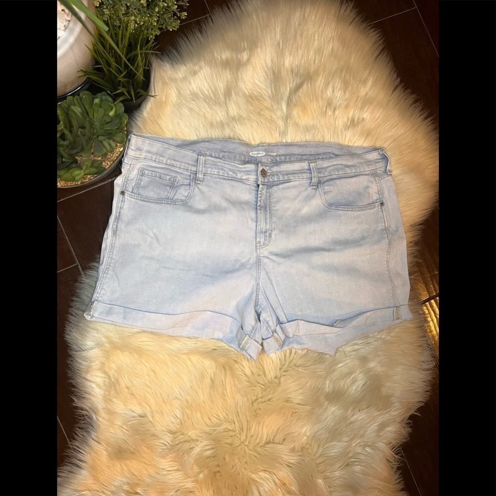 Old Navy stone washed cuffed boyfriend denim shorts sz 18
